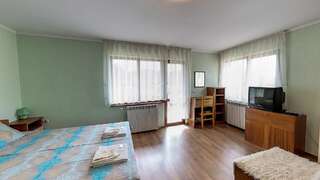 Проживание в семье Къща за гости Каневи Momchilovtsi Апартаменты с террасой-22